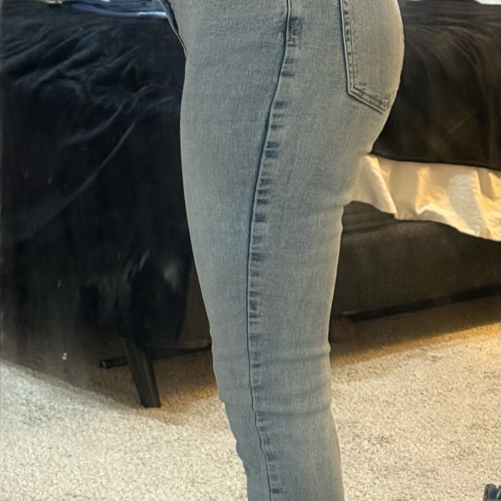 H&M High-Rise Light Blue Skinny Jeans - Women